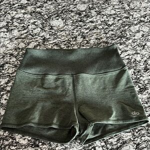 LIKE NEW ALO Yoga Aura Shorts